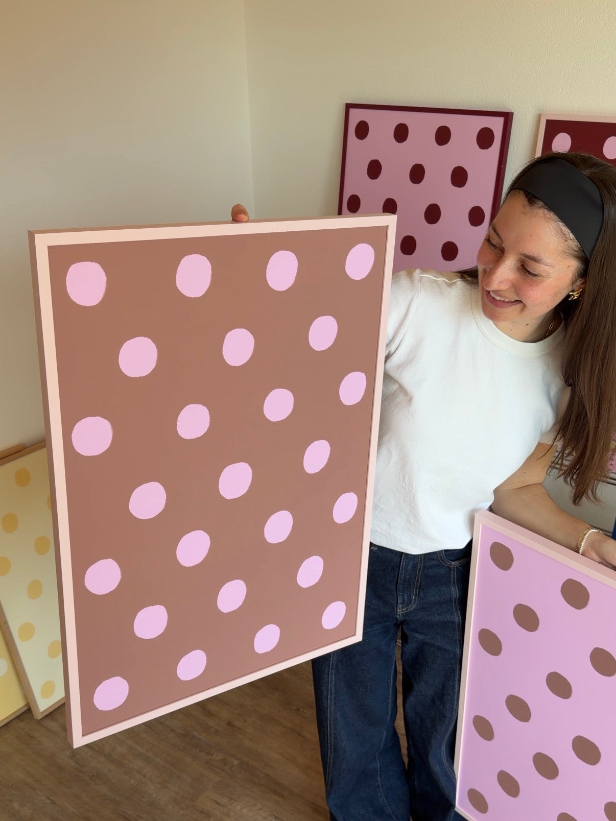 Polka Dot Poster in Braun & Rosa