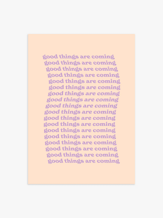 Good things are coming in Lila, fliederfarbenes Poster, pastellfarbenes Poster, Poster fürs Schlafzimmer, Gift for her, quote Poster, Zitat Poster, Wohnzimmer Poster, Geschenk an sie