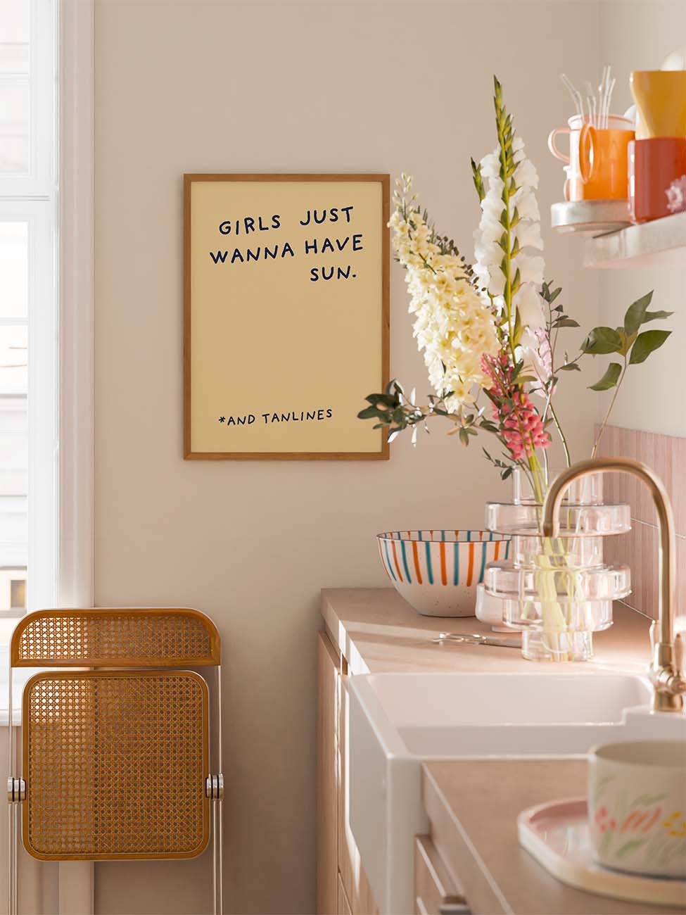 Girls Just Wanna Have Sun Poster in Gelb