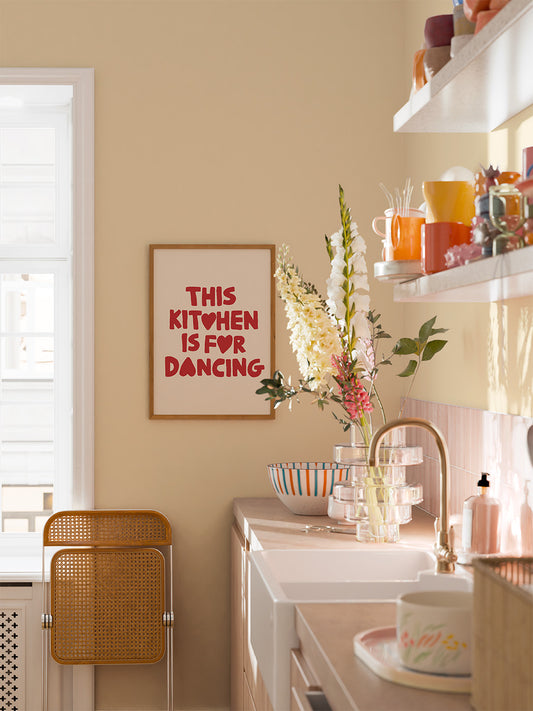 'This Kitchen is for dancing' Poster in Rot
