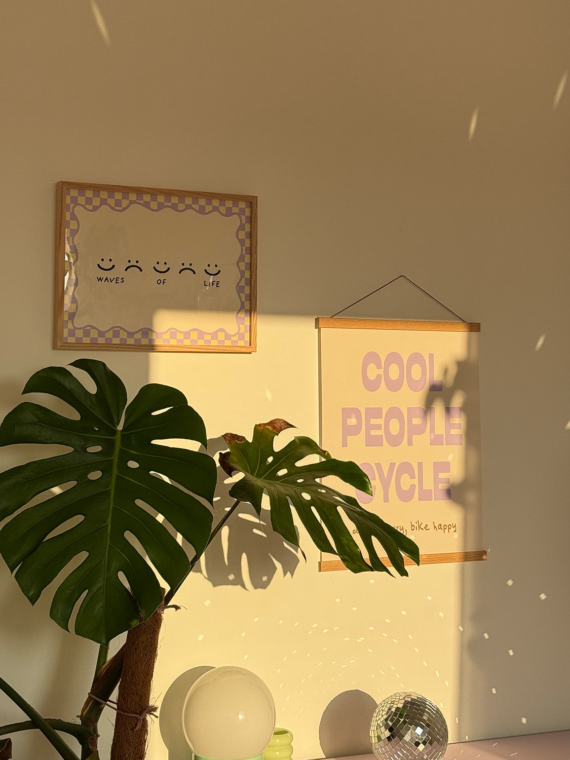 'Cool People Cycle' Poster in Lila